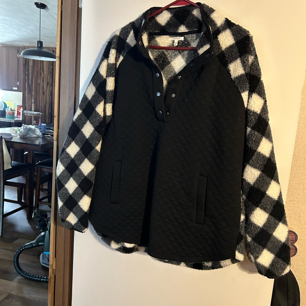 Maurice’s  Sherpa quilted pullover XL